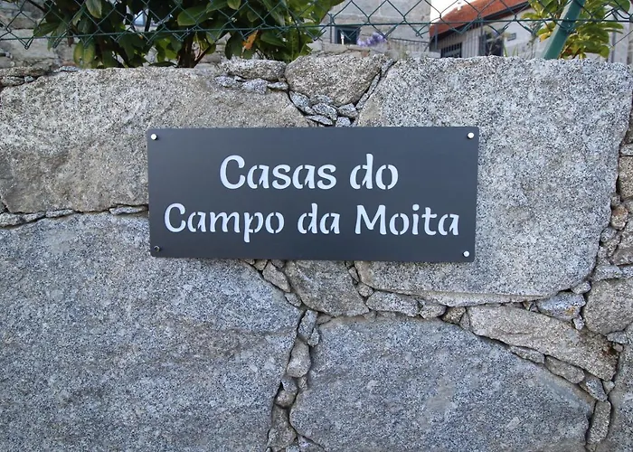 Casas Do Campo Da Moita