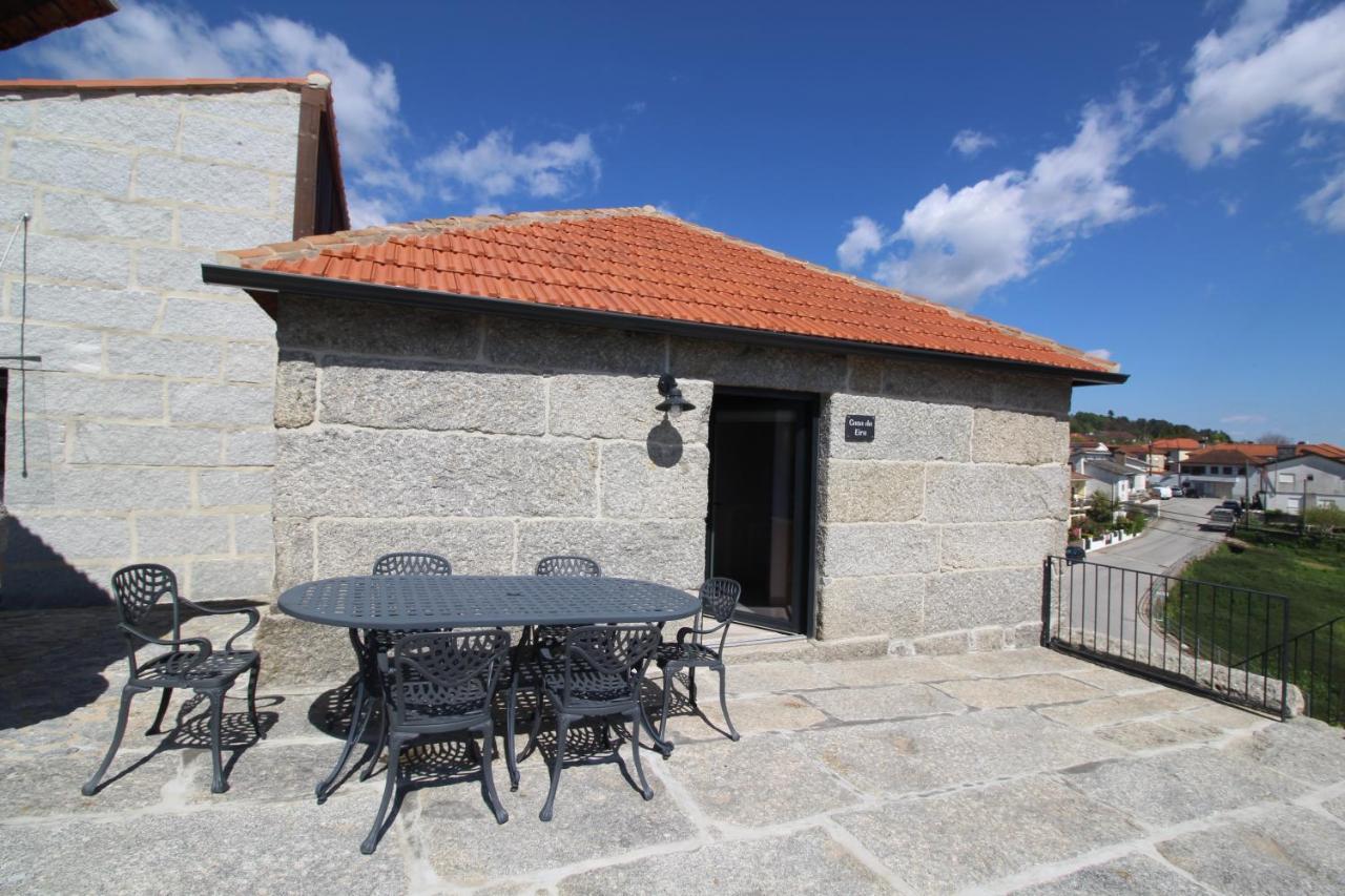 Casas Do Campo Da Moita