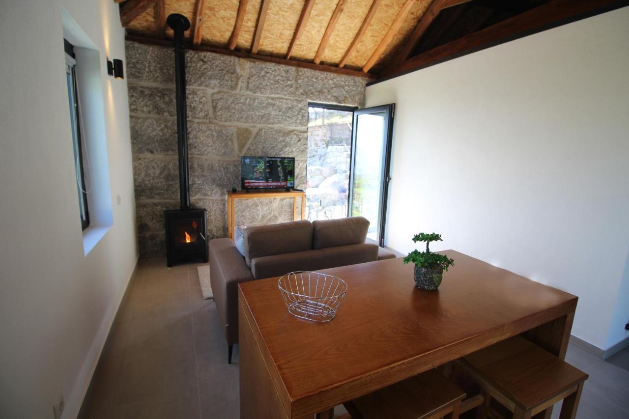 Casas Do Campo Da Moita *