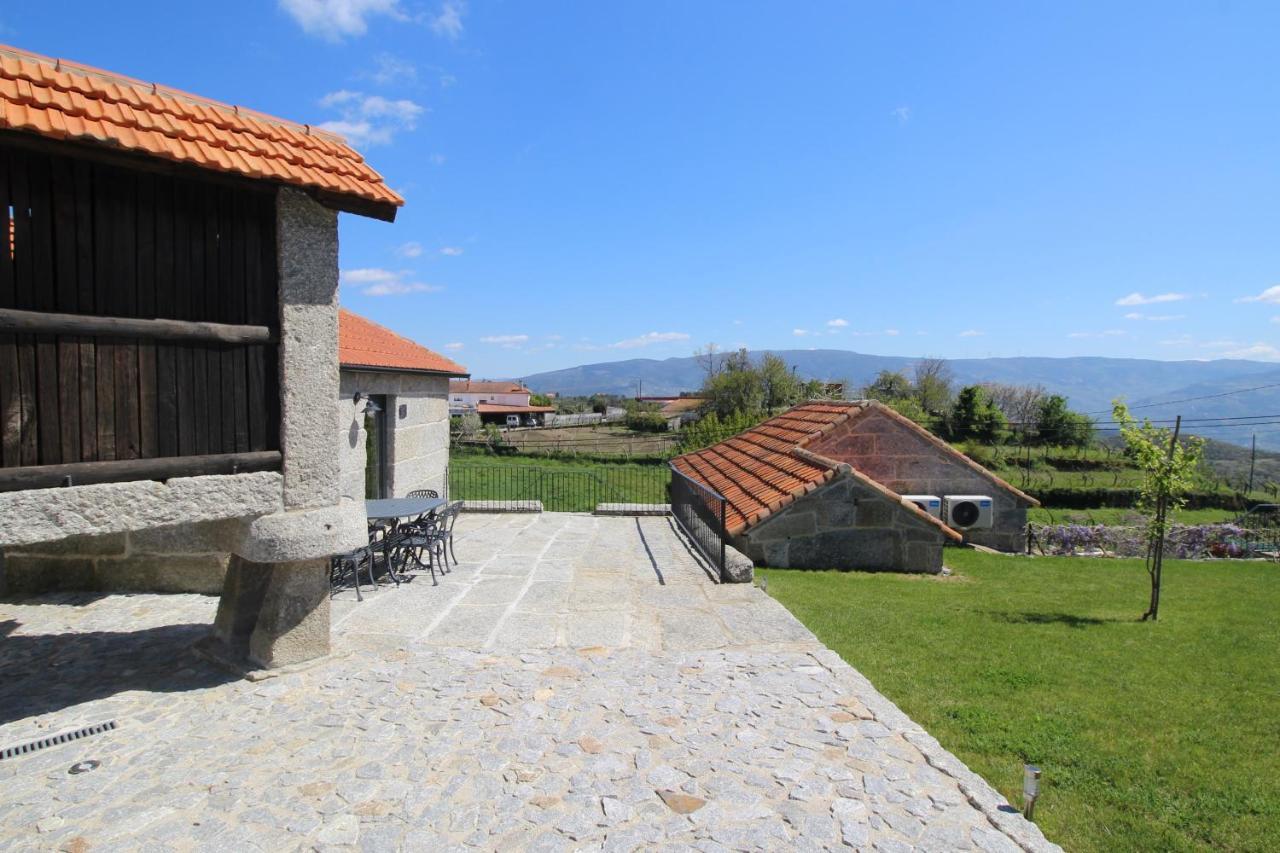 Casas Do Campo Da Moita *